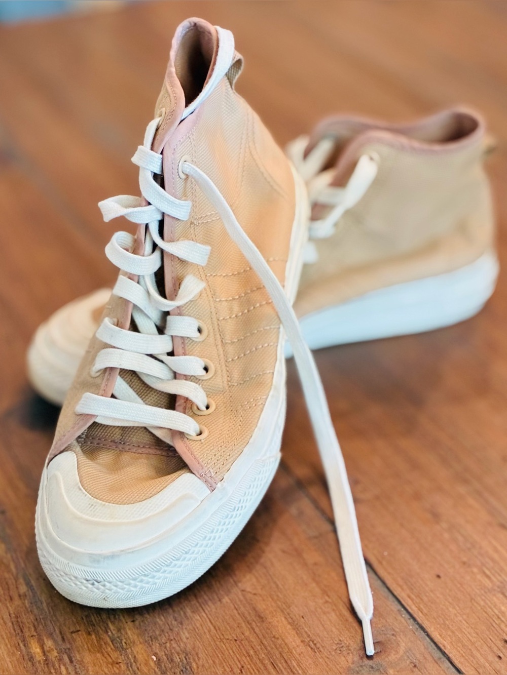 Men's Adidas Original Nizza high tops in nude. Size 8.5